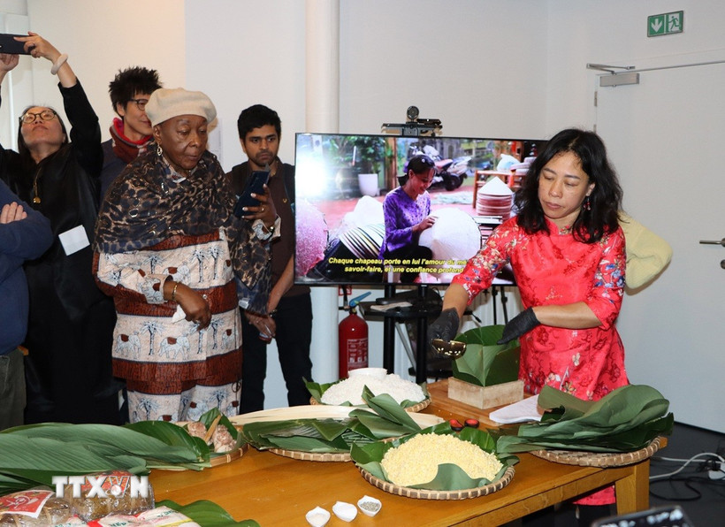 Xuân Bính Ngọ 2026: Khi hương Xuân lan tỏa giữa lòng châu Âu